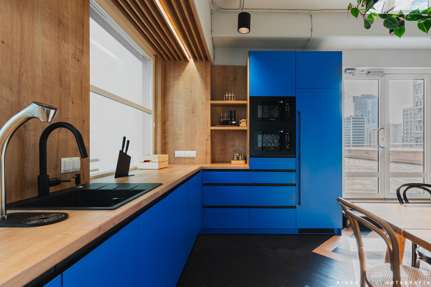 Zespół Neo-Świat podczas realizacji projektu fit-out